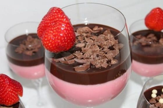 Bakels Strawberry Flavoured Mousse Mix